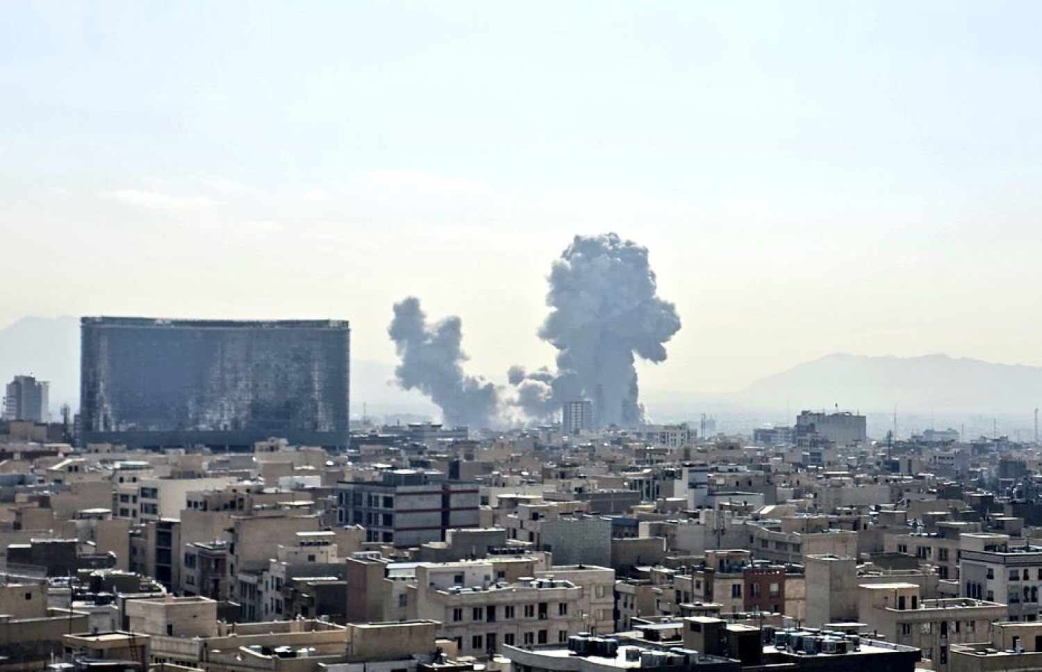 އިޒްރޭލުން އީރާނަށް ދިން ހަމަލާއަކަށް ފަހު ދުން އަރަނީ.