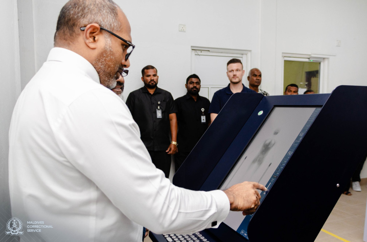 Maafushi Jalugai zaamee fenvaruge body scanning machine eh bahattaifi