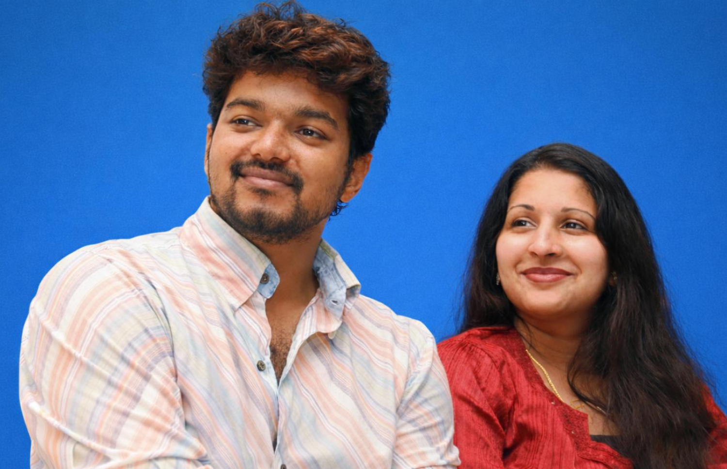 ވިޖޭ އާއި ސަންގީތާގެ ކައިވެނި ރޫޅާލަނީ