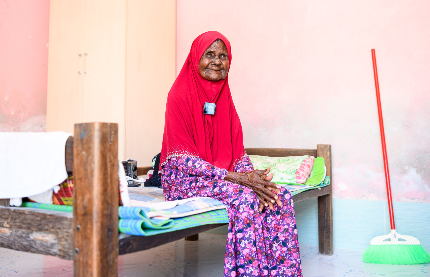 ހަލިމާ، އޭނާގެ ކޮޓަރީގައި މަޑުކޮށްލައިގެން.-- ފޮޓޯ: ފަޔާޒު މޫސާ/ މިހާރު