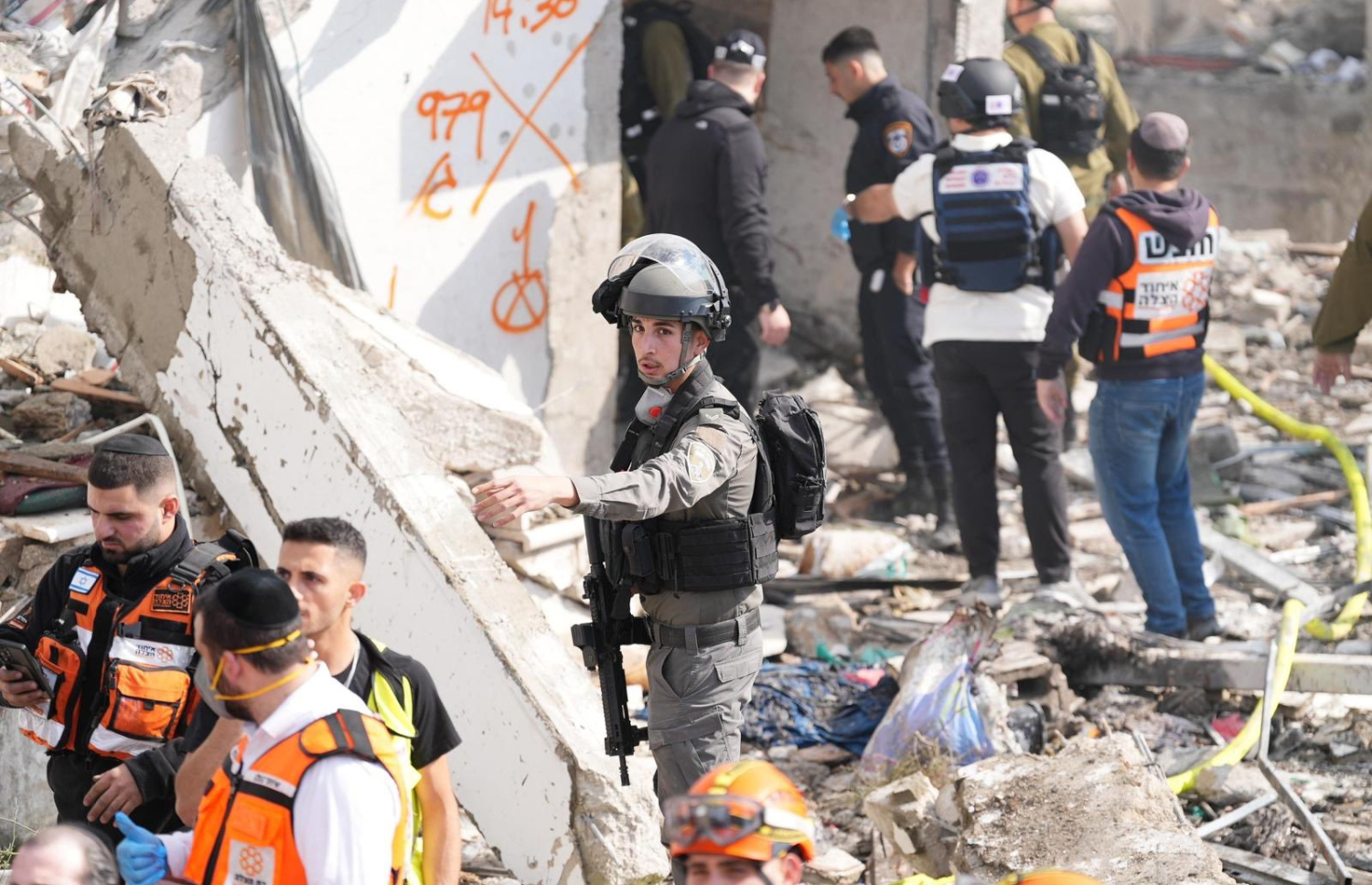 ބެއިތު ޝެމޭޝްއަށް އަމާޒުވި އީރާންގެ ހަމަލާގައި އިމާރާތްތަކެއް ބިމާ ހަމަވެފައި: މި ސަރަހައްދުން މިހާތަނަށް ވަނީ އަށް މީހަކު މަރުވެފައި.