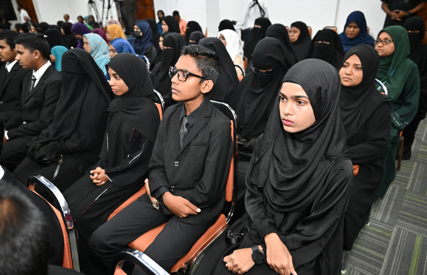 އިސްލާމީ މަރުކަޒުގައި ބޭއްވި ހާފިޒުން ދަސްވެނިވި ރަސްމިއްޔާތު --- ފޮޓޯ/ރައީސް އޮފީސް