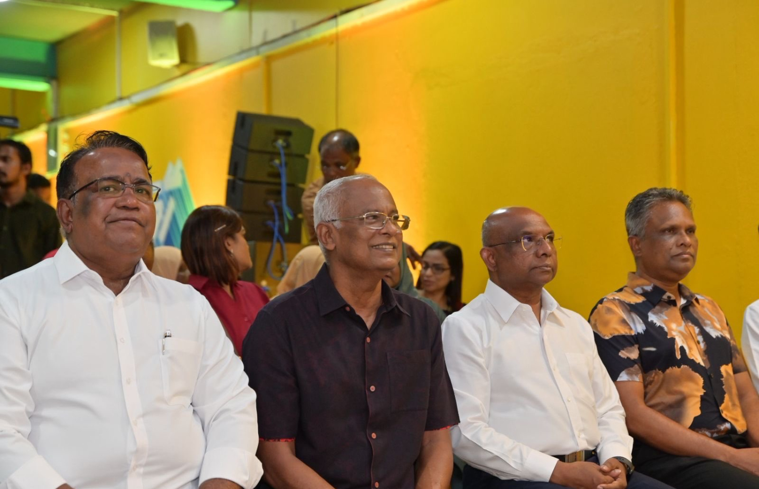 އެމްޑީޕީގެ ޖަގަހަ ޖަލްސާގައި ކުރީގެ ރައީސް އިބްރާހިމް މުހައްމަދު ސޯލިހާއި އެ ޕާޓީގެ ބައެއް އިސް ބޭފުޅުން ބައިވެރިވެވަޑައިގަންނަވަނީ-- ފޮޓޯ: އެމްޑީޕީ