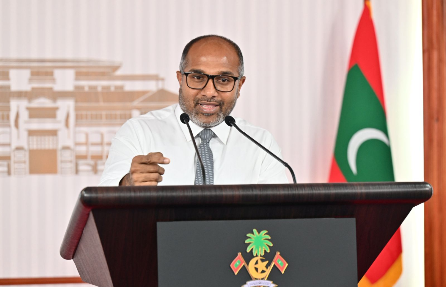 ހޯމް މިނިސްޓަރު އިހްސާން --- ފޮޓޯ/ރައީސް އޮފީސް