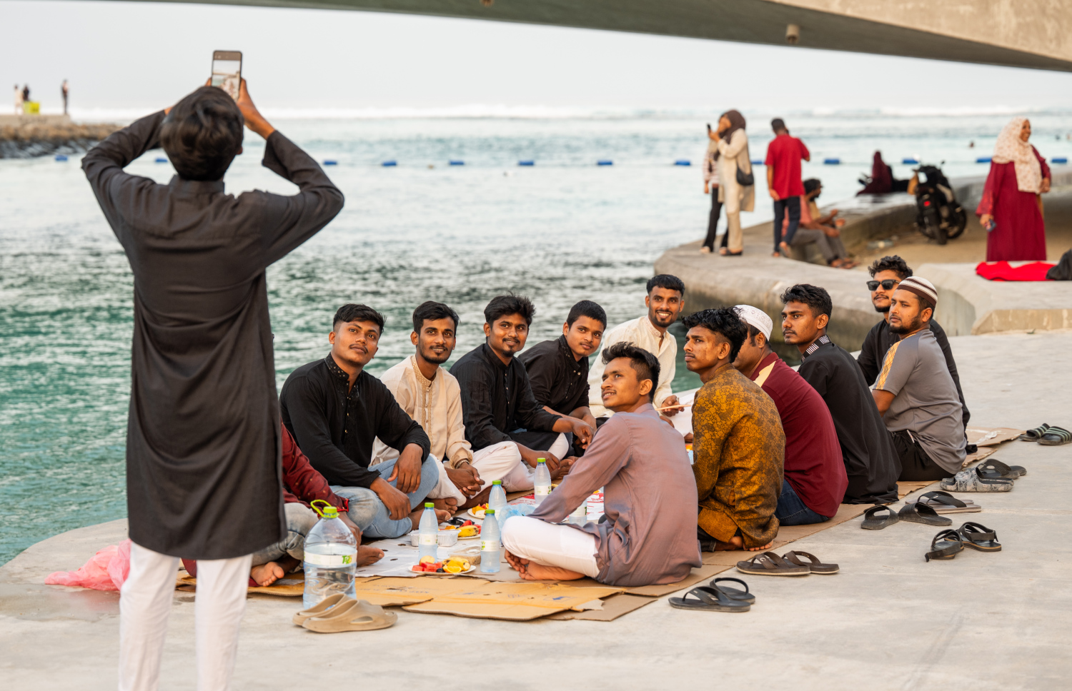 ހުޅުމާލޭ ޗެނަލް ޕާކުގައި ބިދޭސީންތަކެއް ރޯދަވީއްލުމަށް ތައްޔާރުވަނީ: މިއީ ދިވެހިންނާއި ބިދޭސީންނަށް ވެސް ހިތްގައިމު ސަރަހައްދެއް.--- ފޮޓޯ: ނިޝާން އަލީ | މިހާރު