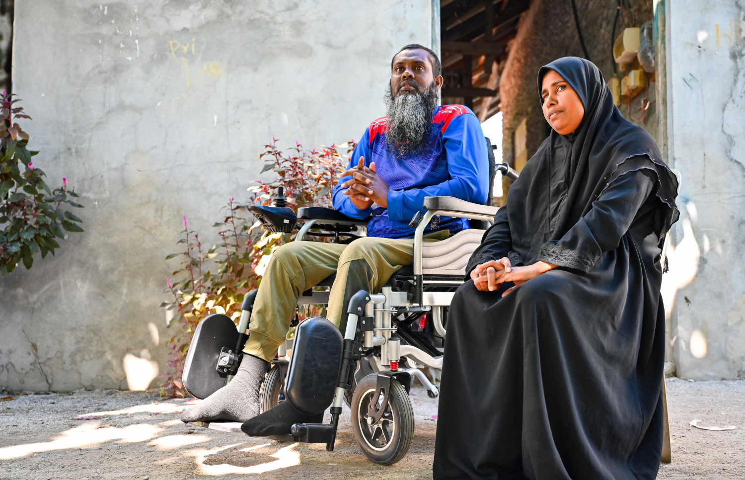 ސޮފްއާންގެ ދެމަފިރިން: ދިރިއުޅުން ބަދަލުކޮށްލި ހާދިސާއިން ވެސް އުއްމީދު ގެއްލުވާނުލައި އުއްމީދުގައި ދަނީ ކުރިއަށް - ފޮޓޯ: ފަޔާޒު މޫސާ | މިހާރު