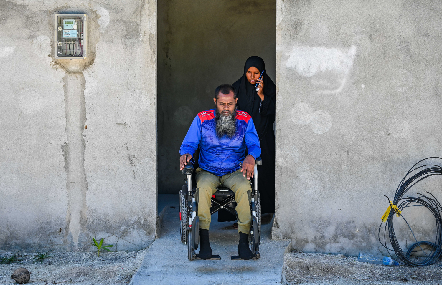 ސޮފްއާން، އޭނާ ދިރިއުޅޭ ގައިން އަންހެނުންނާ އެކު ނުކުންނަނީ: ދަރިން ނިދަނީ އެހެން ގެއެއްގައި ވަކިން - ފޮޓޯ: ފަޔާޒު މޫސާ | މިހާރު