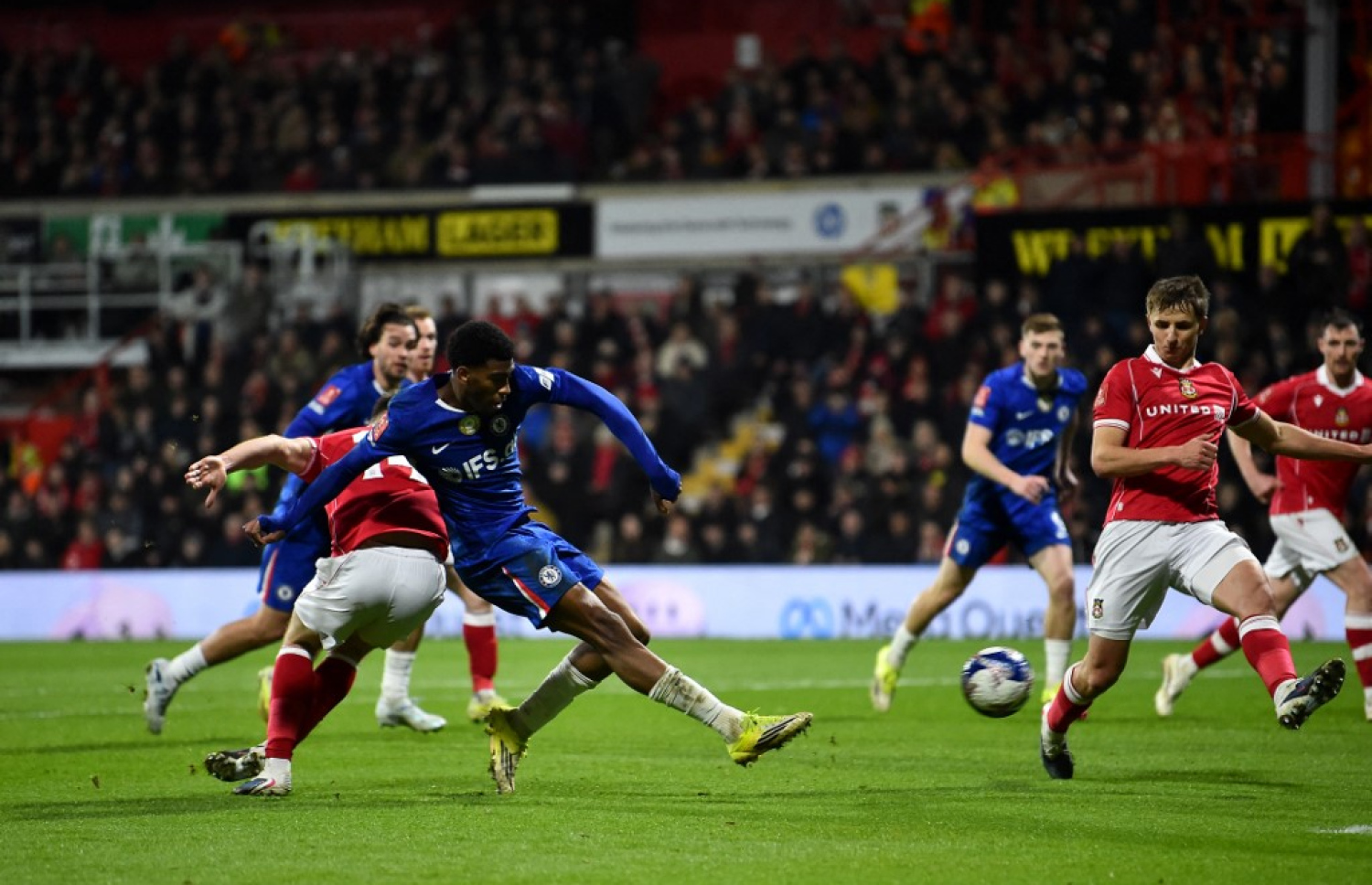 ޗެލްސީން ދެވަނަ ފަހަރަށް ނަތީޖާ އެއްވަރު ކުރި ގޯލު ޖަހަނީ.-- ފޮޓޯ: އޭއެފްޕީ