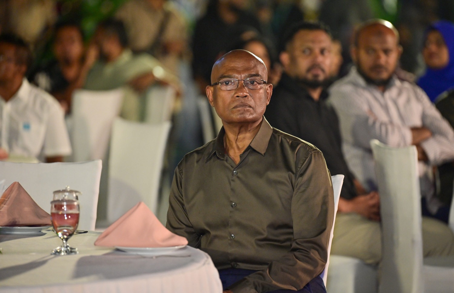 "ދަ ގްރޭޓާ އައްޑޫ" ތަސައްވުރު އިފްތިތާހުކުރުމަށް އާޓިފިޝަލް ބީޗުގައި ބޭއްވި ރަސްމިއްޔާތުގައި މާލޭގެ މޭޔަރު ކަމަށް ޕީއެންސީގެ ޓީކެޓުގައި ވާދަކުރައްވާ މޫސާ އަލީ ޖަލީލް ބައިވެރިވަޑައިގަންނަވަނީ.-- ފޮޓޯ: މިހާރު
