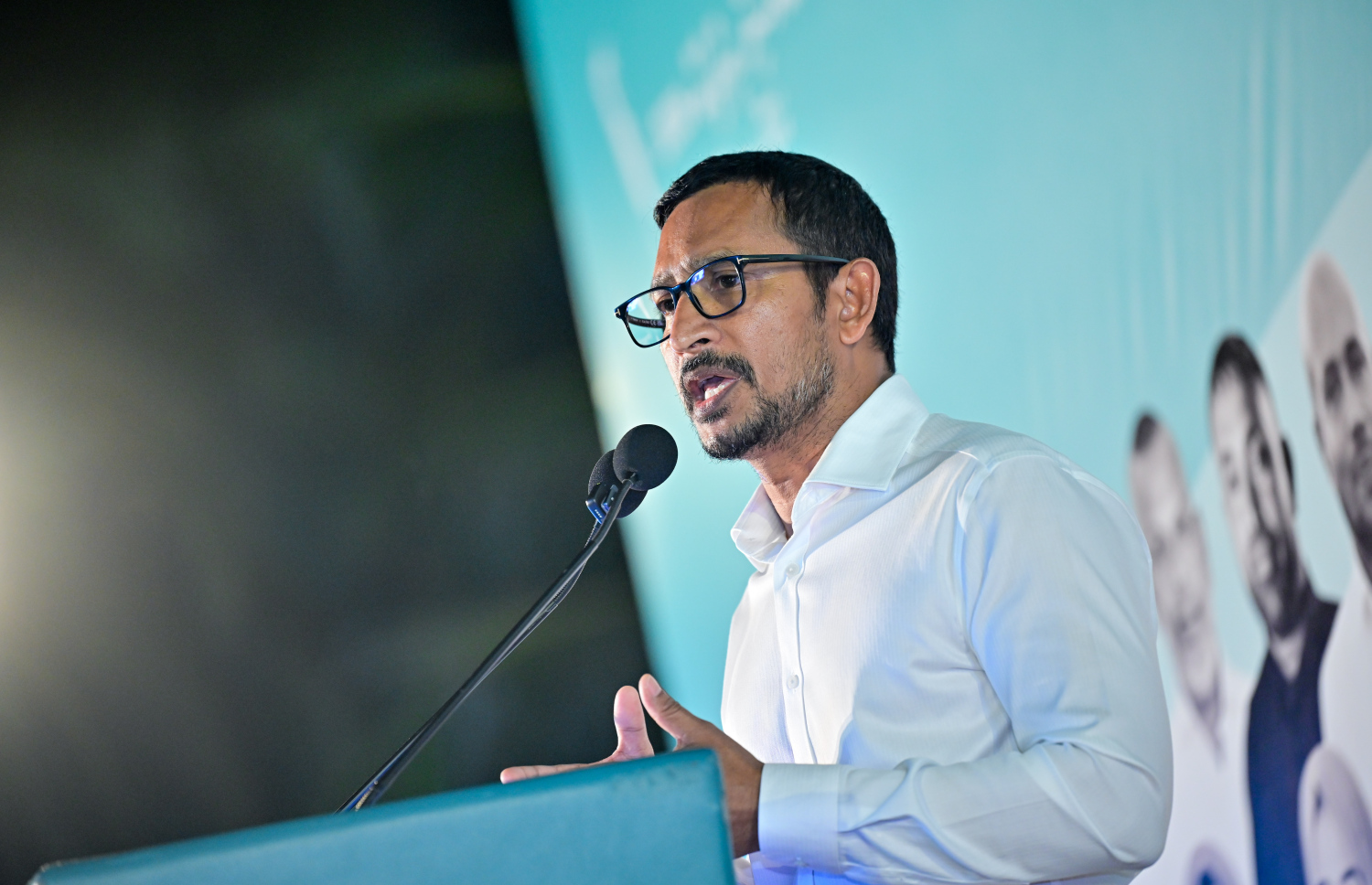 "ދަ ގްރޭޓާ އައްޑޫ" ތަސައްވުރު އިފްތިތާހުކުރުމަށް އާޓިފިޝަލް ބީޗުގައި ބޭއްވި ރަސްމިއްޔާތުގައި އިނގުރައިދޫ ދާއިރާގެ މަޖިލިސް މެމްބަރު އިބްރާހިމް ފަލާހް ވާހަކަދައްކަވަނީ.-- ފޮޓޯ: މިހާރު