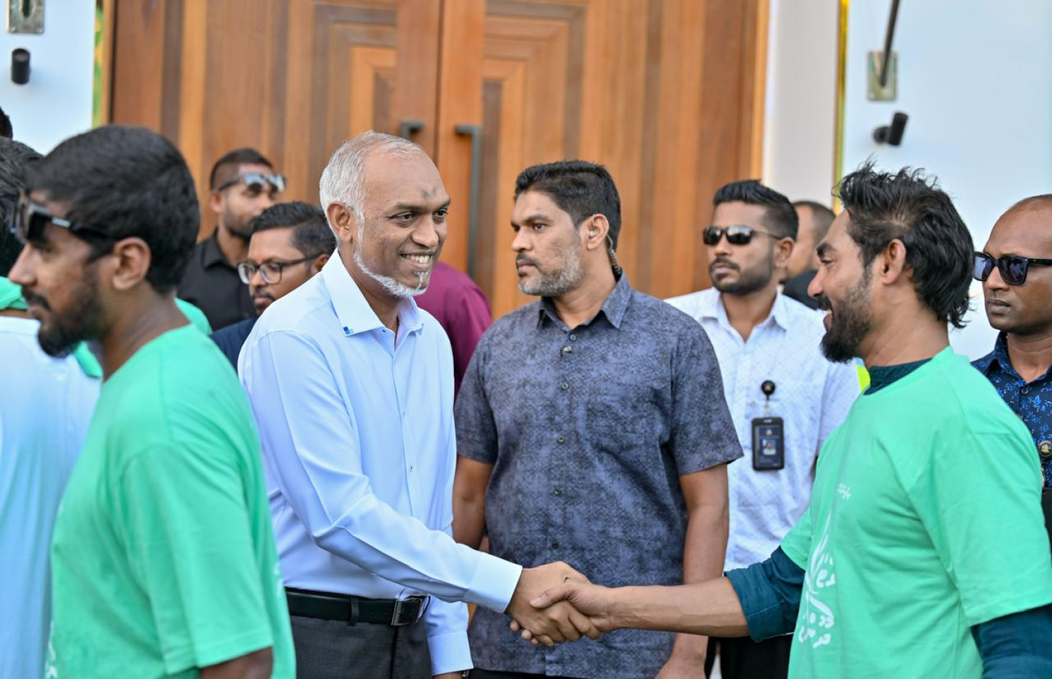 ޕީއެންސީން މިއަދު ހަވީރު މާލޭގައި ބޭއްވި ސައިކަލްބުރުގެ ބައިވެރިންނާ ރައީސް މުއިއްޒު ސަލާން ކުރައްވަނީ.