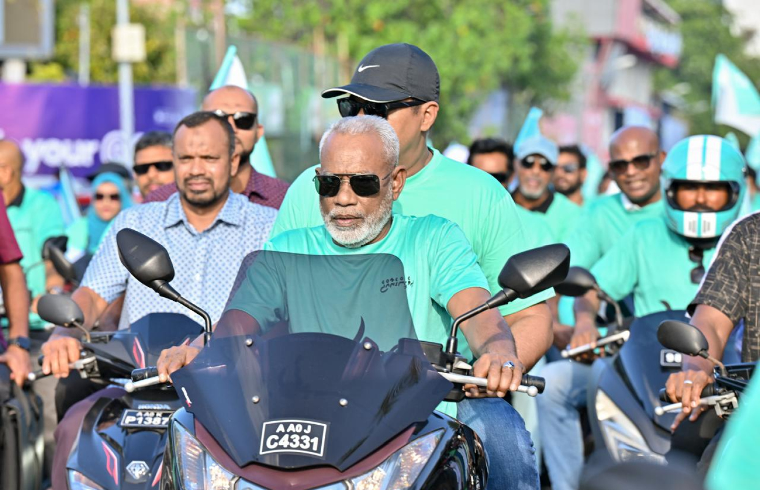 ޕީއެންސީން މިއަދު ހަވީރު މާލޭގައި ބޭއްވި ސައިކަލްބުރުގައި ރައްޔިތުންގެ މަޖިލިހުގެ ރައީސް އަދި ޕީއެންސީގެ ޗެއާޕާސަން އަބްދުއްރަހީމް ބައިވެރިވެވަޑައިގަންނަވަނީ.