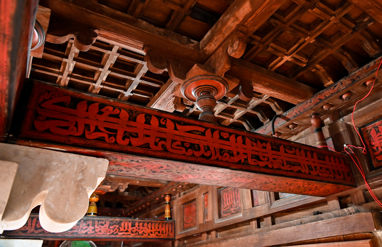 އިސްދޫ އާސާރީ މިސްކިތުގެ މަތިވަޑާން.--- ފޮޓޯ: ފަޔާޒު މޫސާ| މިހާރު