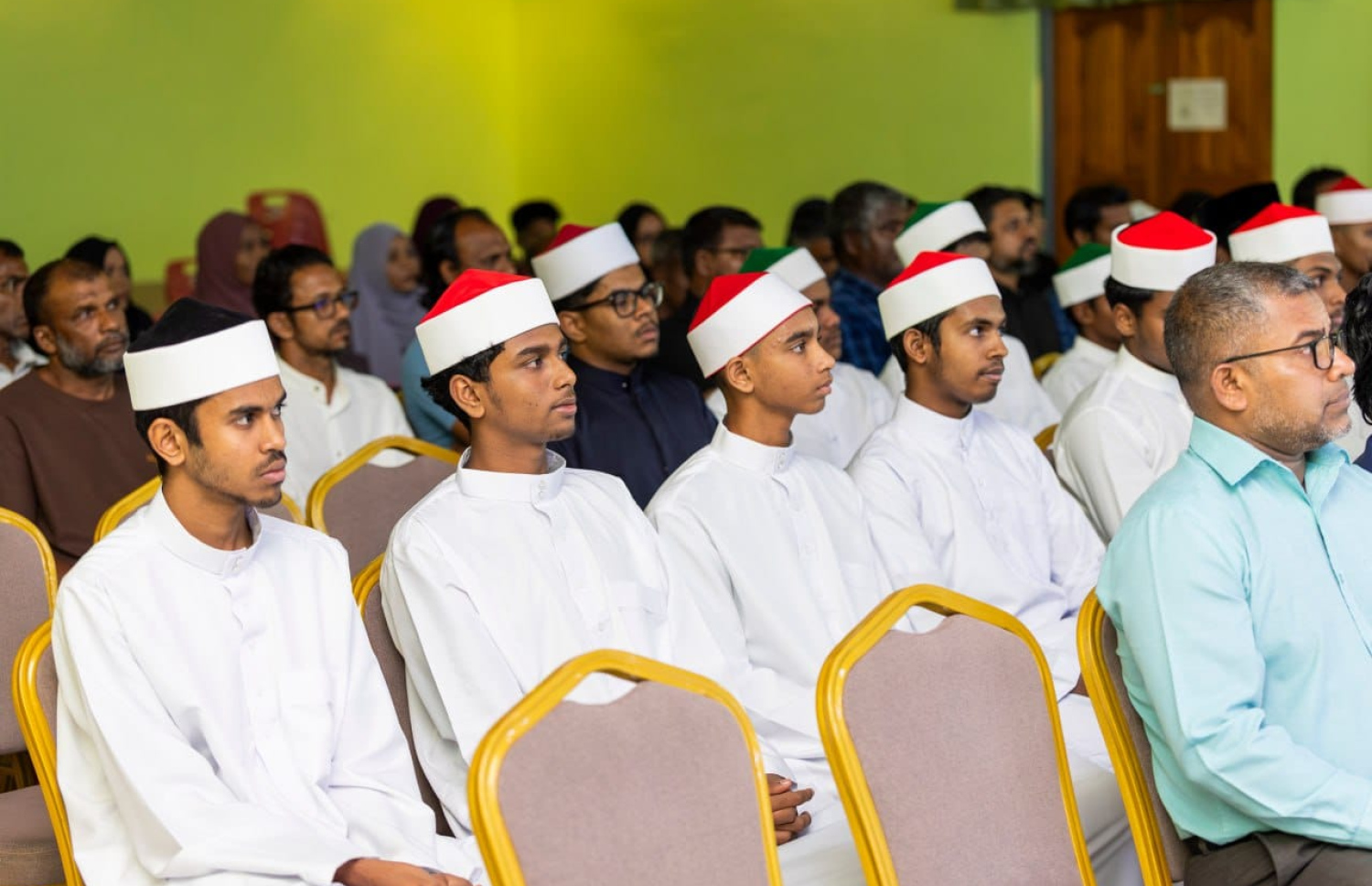 ޒުވާން ހަތީބު ކަމުގެ ޕްރޮގްރާމް ފުރިހަމަ ކުރި ކުދިންތަކެއް--- ފޮޓޯ: އިސްލާމިކް މިނިސްޓްރީ