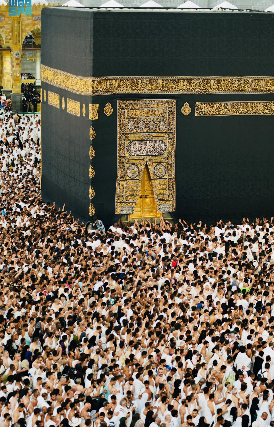 ރަމަޟާން މަހުގެ 27 ވިލޭރޭގެ އަޅުކަމަށް ހަރަމްފުޅަށް މީހުން ޖަމާވެފައި. -- ފޮޓޯ: އިންސައިޑް ދަ ހަރަމައިން