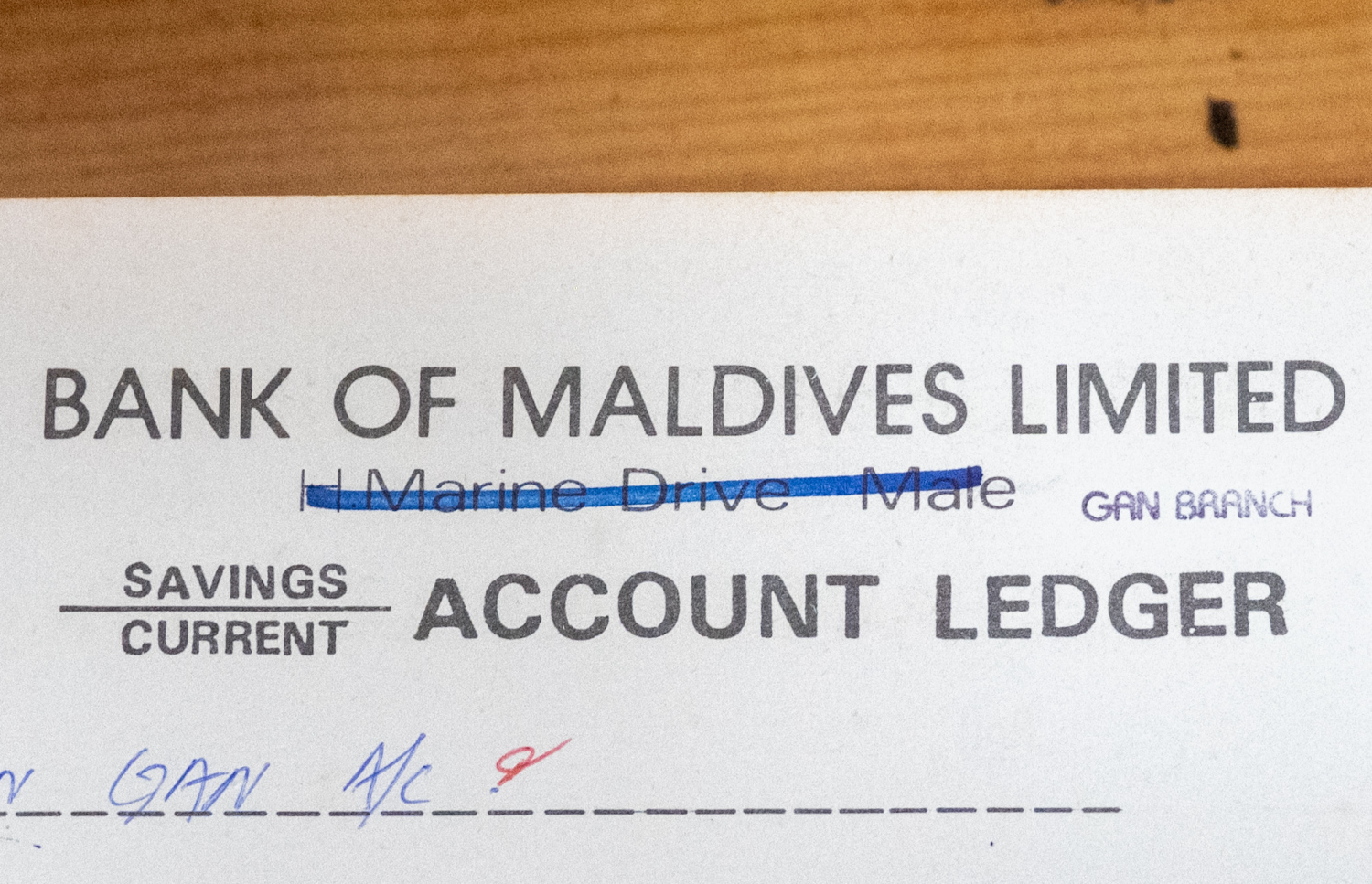 ގަން ބްރާންޗު ހުޅުވި ދުވަސްކޮޅު ކަސްޓަމަރުންގެ މައުލޫމާތު ލިޔަން ބޭނުންކުރި ލެޖާ.---ފޮޓޯ: ނިޝާން އަލީ| މިހާރު
