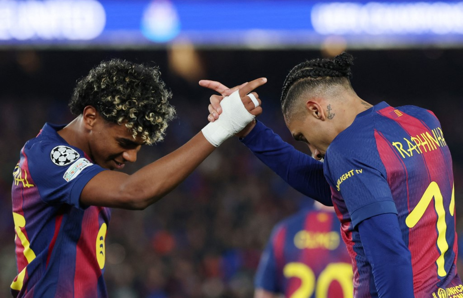 ޔަމާލާއި ރަފީނިއާ ގޯލެއް ޖެހުމަށް ފަހު އުފާކފާޅުކުރަނީ.-- ފޮޓޯ: އޭއެފްޕީ