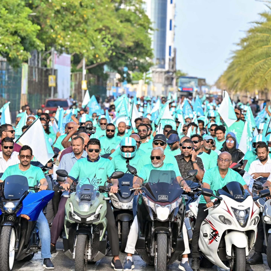 ލޯކަލް އިންތިހާބުގެ ކެމްޕެއިނާ ގުޅުވައިގެން ޕީއެންސީން އެންމެ ފަހުން މާލޭގައި ބޭއްވި ސައިކަލް ބުރުގައި ނައިބު ރައީސް ހުސައިން އަދި ރައްޔިތުންގެ މަޖިލިހުގެ ރައީސް އަބްދުއްރަހީމާ އެކު، މޫސާ ޖަލީލް ބައިވެރިވެވަޑައިގަންނަވަނީ.