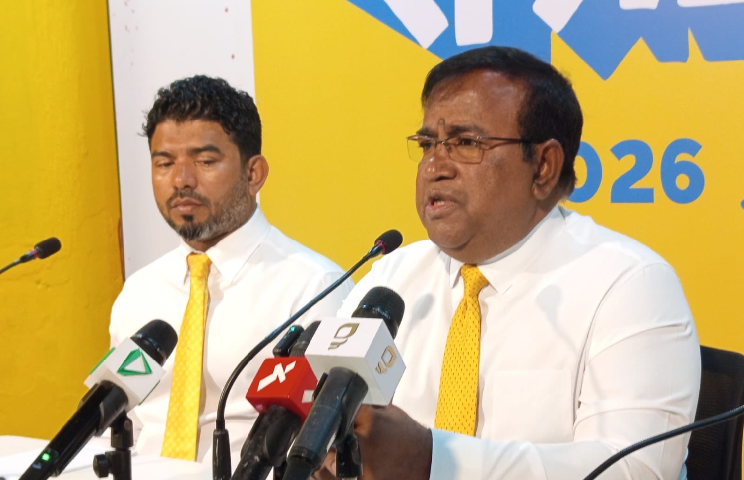 އެމްޑީޕީން މިއަދު ބޭއްވި މީޑިއާ ބްރީފިންގައި އެ ޕާޓީގެ ވަގުތީ ޗެއާޕާސަން ޣަފޫރު ވާހަކަ ދައްކަވަނީ---ފޮޓޯ: އެމްޑީޕީ