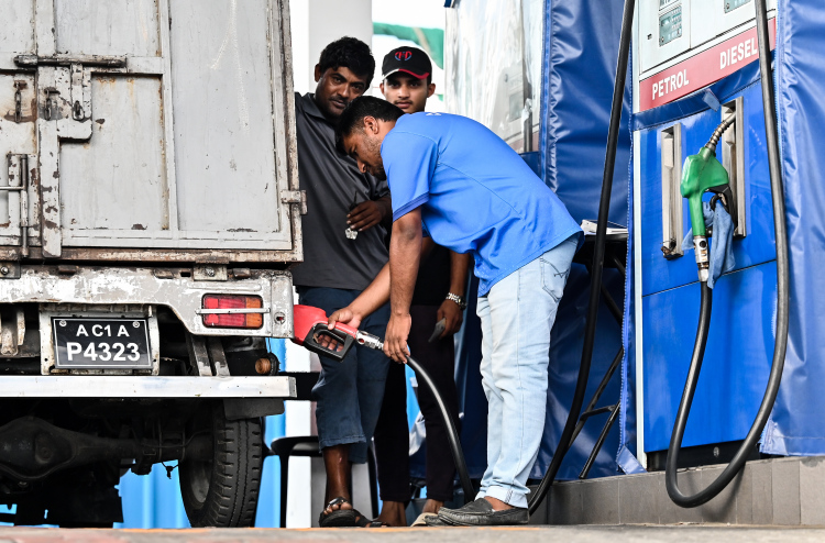 Midhiya hafuthaa gai ves theluge 2 shipment STO inn genai: Saeed