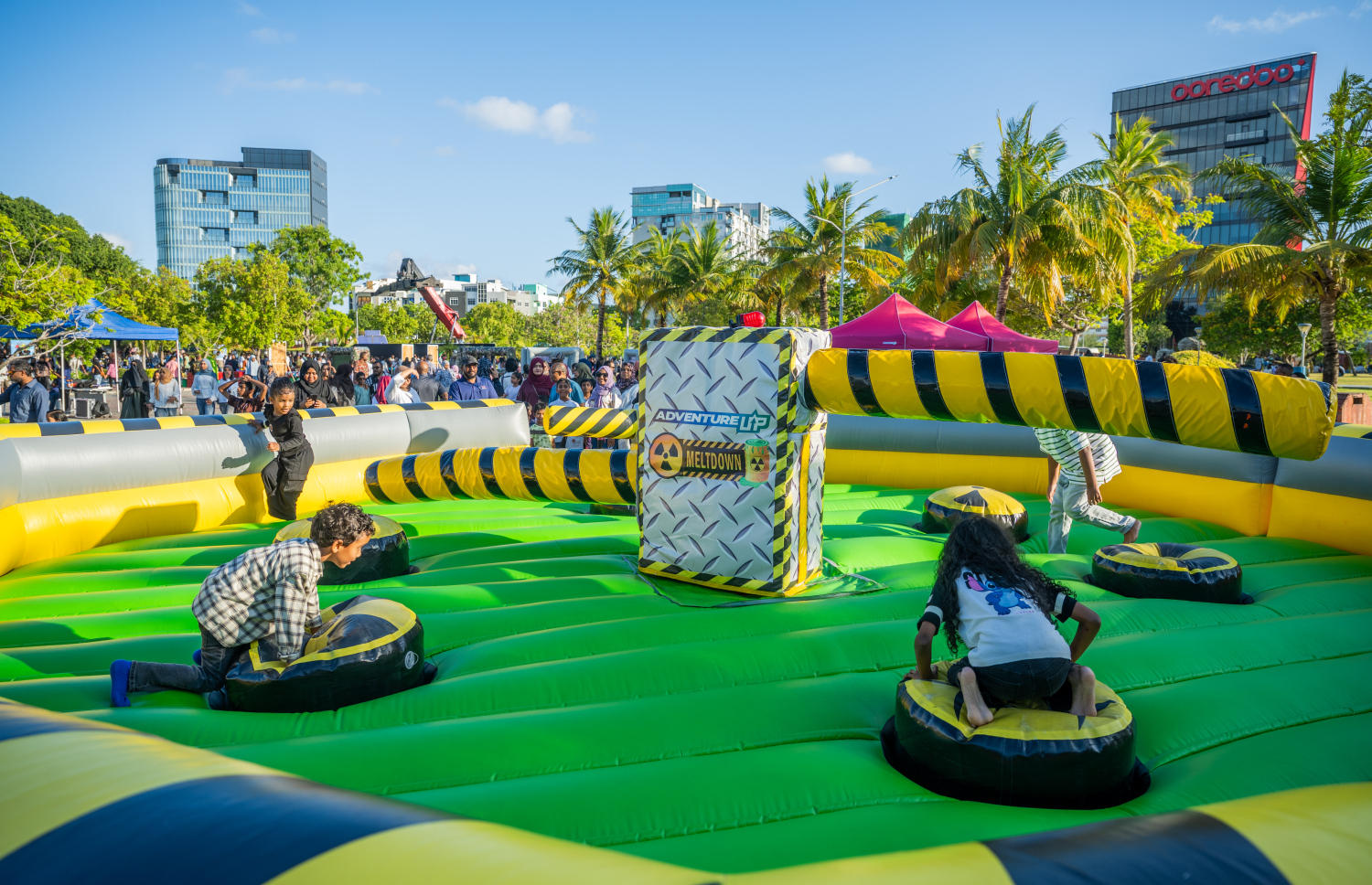 ބަރަކާތްތެރި ފިތުރު އީދު ދުވަހުގެ މުނާސަބަތުގައި ހުޅުމާލޭ ސެންޓްރަލް ޕާކްގައި ކުރިޔަށްގެންދިޔަ "އީދު ހަވީރު" .-- ފޮޓޯ: ނިޝާން އަލީ | މިހާރު