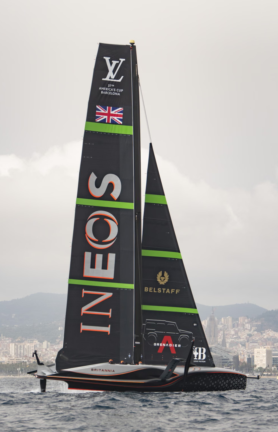 2024 ވަނަ އަހަރު ބާސެލޯނާގެ އައްސޭރިފަށުގައި ބޭއްވި ރޭހެއްގައި އައިނިއޯސް ބްރިޓޭނިއާ އާއި އެމިރޭޓްސް ޓީމް ނިއުޒީލަންޑް ވާދަކުރަނީ. ފޮޓޯ: ޝަޓާސްޓޮކް