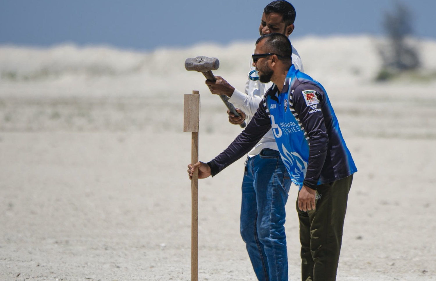 ހުޅުމާލެ ފޭސް ތިނަކުން ގޯތި ލިބިފައިވާ މީހުންނަށް ބިން ހަވާލުކުރުމަށް އެޗްޑީސީގެ މުވައްޒަފުން ތައްޔާރުވަނީ--- ފޮޓޯ: އެޗްޑީސީ