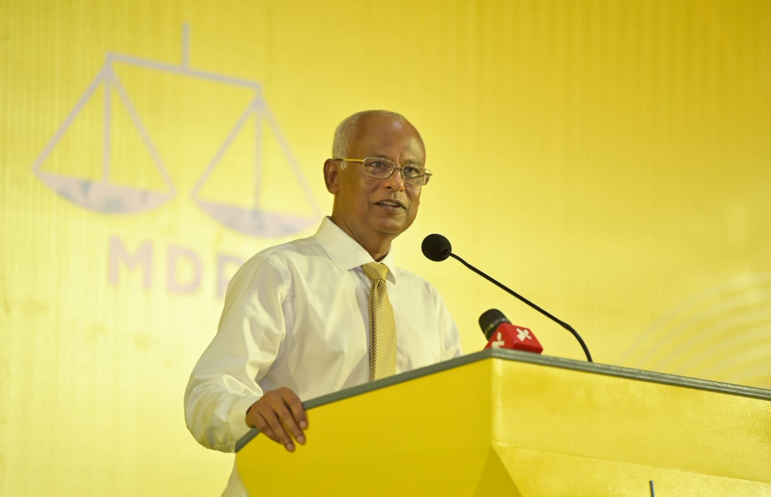 ކުރީގެ ރައީސް އިބްރާހީމް މުހައްމަދު ސޯލިހު އެމްޑީޕީގެ ޖަލްސާއެއްގައި ވާހަކަދައްކަވަނީ. މިހާރު/ފައިލް ފޮޓޯ