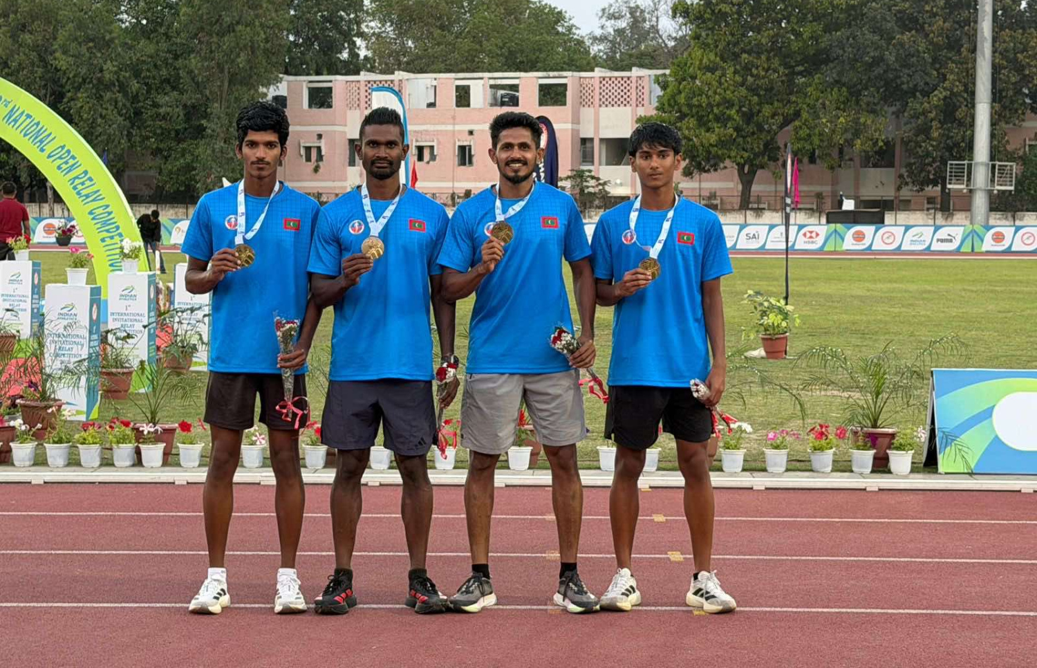 ރަން މެޑަލް ހޯދި ފިރިހެން ރިލޭ ޓީމުގެ ދުވުންތެރިން --- ފޮޓޯ: މޯލްޑިވްސް އެތުލެޓިކްސް