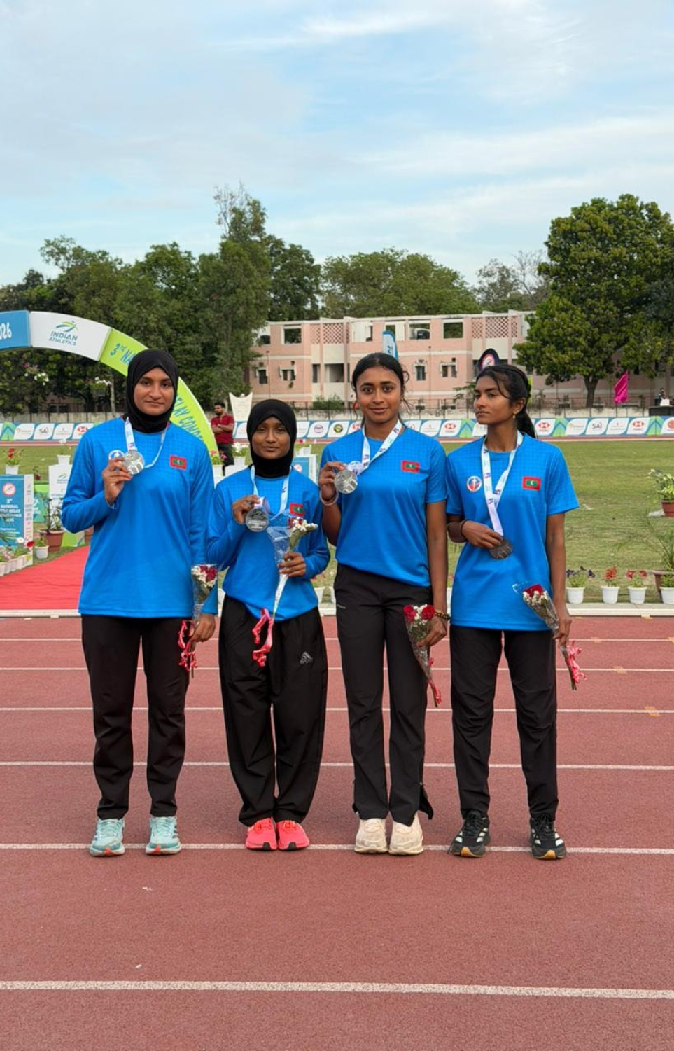 ރިހި މެޑަލް ހޯދި އަންހެން ޓީމުގެ ދުވުންތެރިން: --- ފޮޓޯ: މޯލްޑިވްސް އެތުލެޓިކްސް