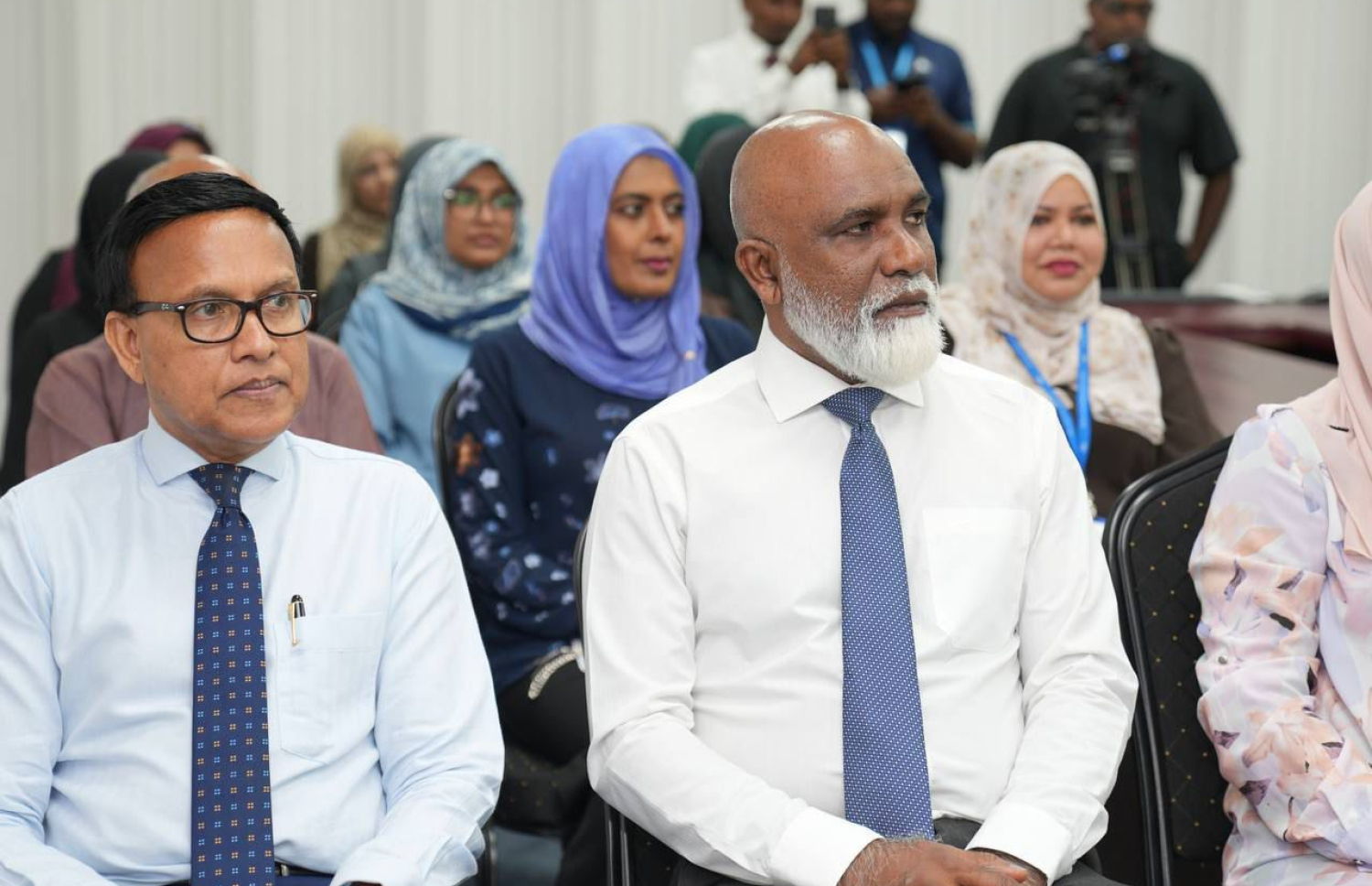 ދިއްދޫގައި ދަރިވަރުންނަށް ދަނާލެއް އެޅުމުގެ އެއްބަސްވުމެއްގައި އެމްޓީސީސީއާ އެކު ސޮއިކުރުމުގެ ރަސްމިއްޔާތުގައި ބައިވެރިވެ ވަޑައިގަތް ބައެއް ބޭފުޅުން. -- ފޮޓޯ: ހަޔާ އެޑިޔުކޭޝަން މިނިސްޓްރީ