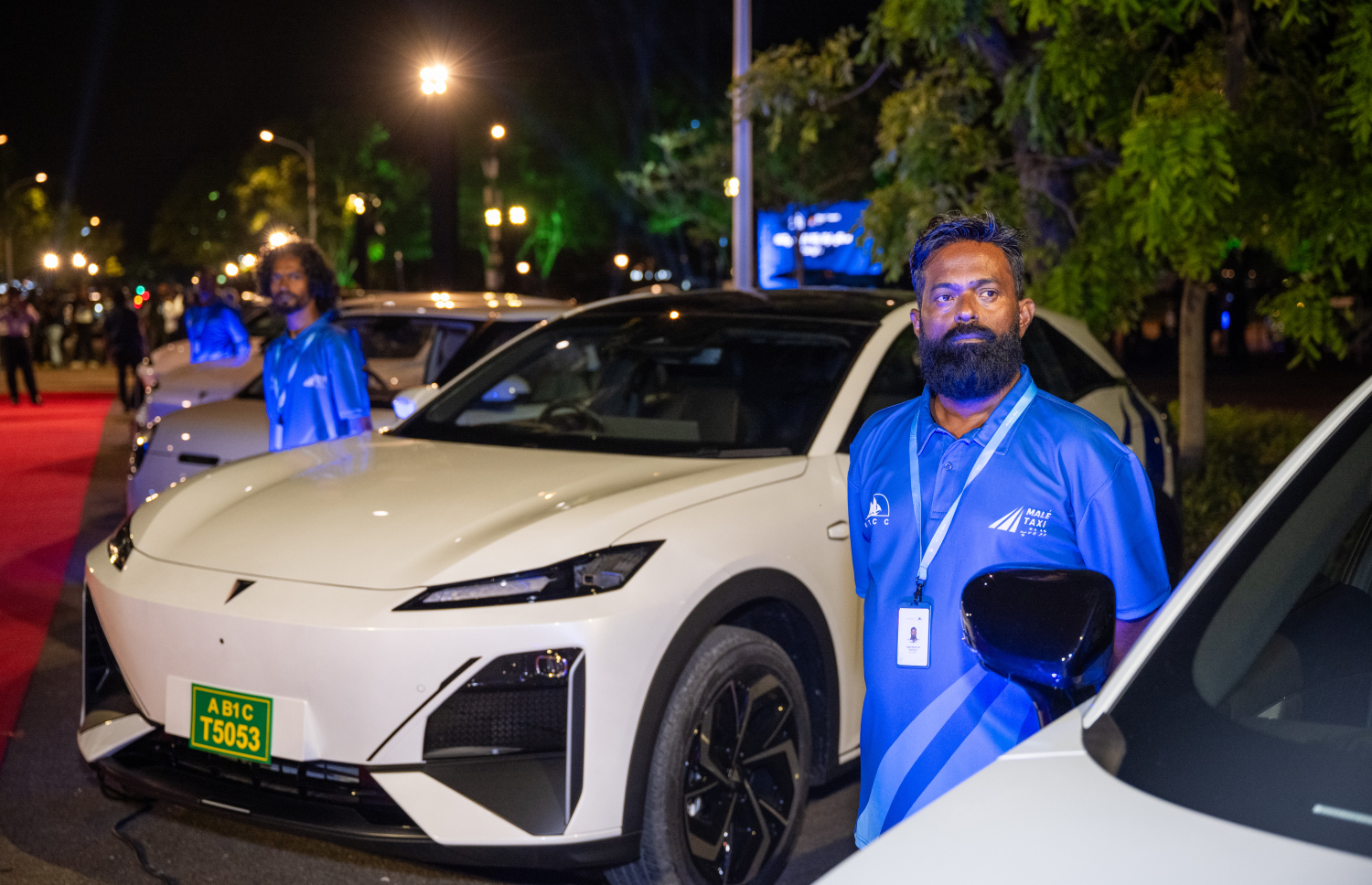 މާލެ ސަރަހައްދަށް ސަރުކާރުން ތައާރަފުކުރި ސަރުކާރުގެ ޓެކްސީ ލައިންގެ ޑްރައިވަރުން.-- ފޮޓޯ: ނިޝާން އަލީ | މިހާރު