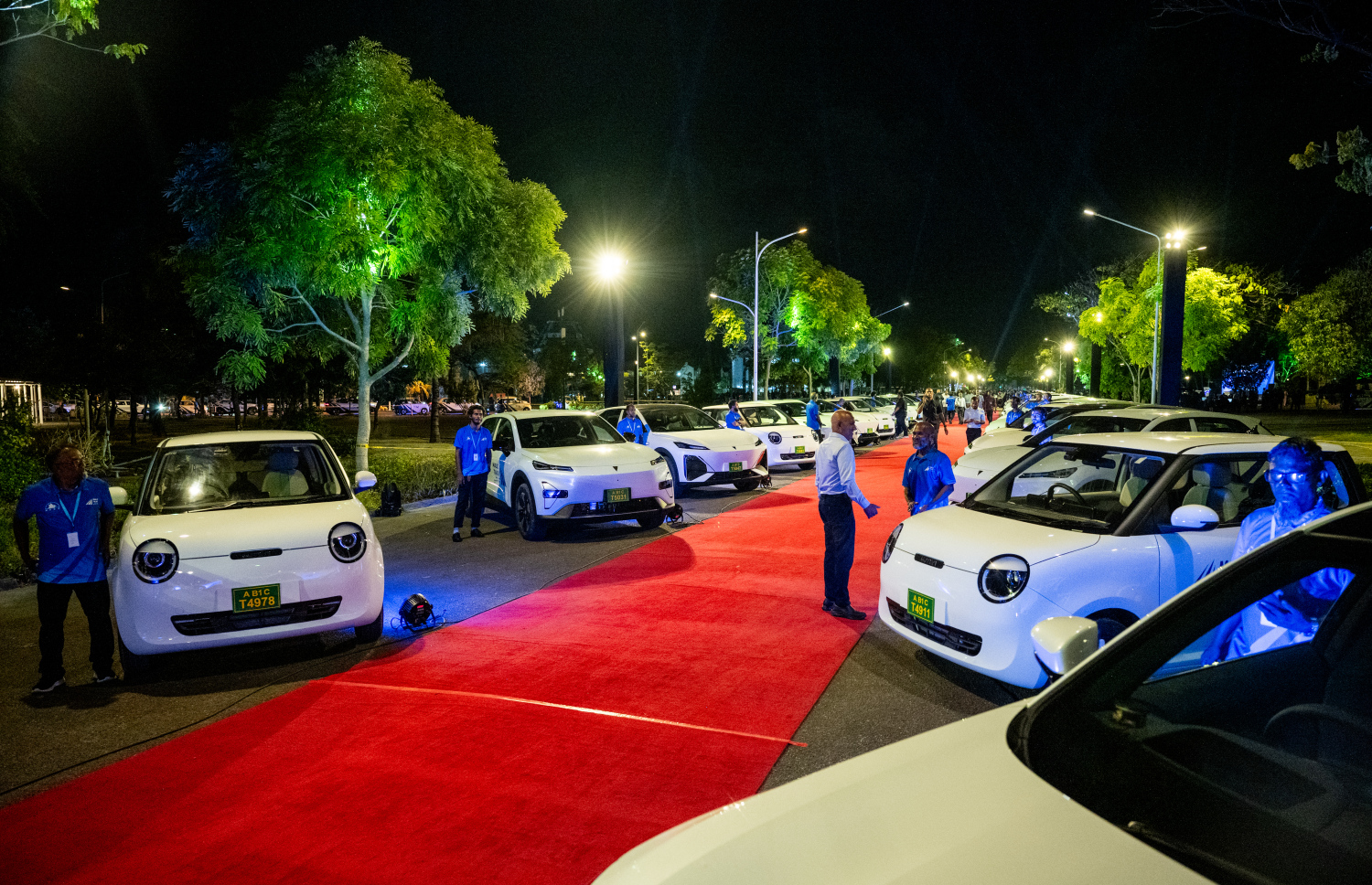 މާލެ ސަރަހައްދަށް ސަރުކާރުން ތައާރަފުކުރި ސަރުކާރުގެ ޓެކްސީ ލައިންގެ ކާރުތައް.-- ފޮޓޯ: ނިޝާން އަލީ | މިހާރު