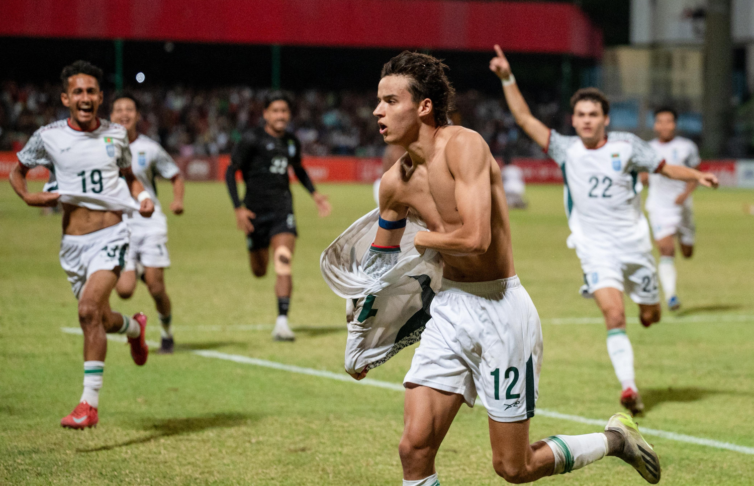 ބަންގްލަދޭޝްގެ ރޮނަން ސުލިވަން އެ ޓީމު މޮޅުވި ޕެނަލްޓީ ޖެހުމަށް ފަހު އުފާފާޅުކުރަނީ.-- ފޮޓޯ: ފަޔާޒް މޫސާ/ މިހާރު