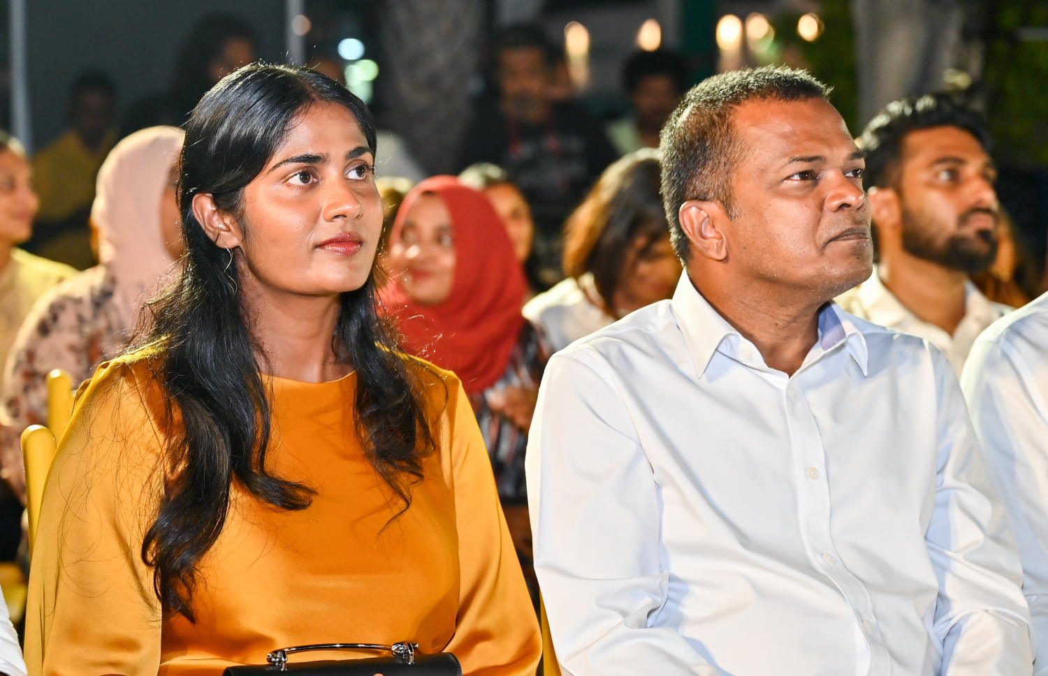 އެމްޑީޕީގެ ކާމިޔާބީ ފާޙަގަކުރަން ރޭ ބޭއްވި ޖަލްސާގައި މިހާރުގެ މޭޔަރު އަދި ދެވަނަ ދައުރު ކާމިޔާބު ކުރެއްވި ނިޒާރާއި އައްޑޫ ޑަބްލިއުޑީސީގެ ރައީސާގެ މަގާމަށް އިންތިހާބުކުރި ހިޖުރާ.---ފޮޓޯ: ފަޔާޒު މޫސާ| މިހާރު