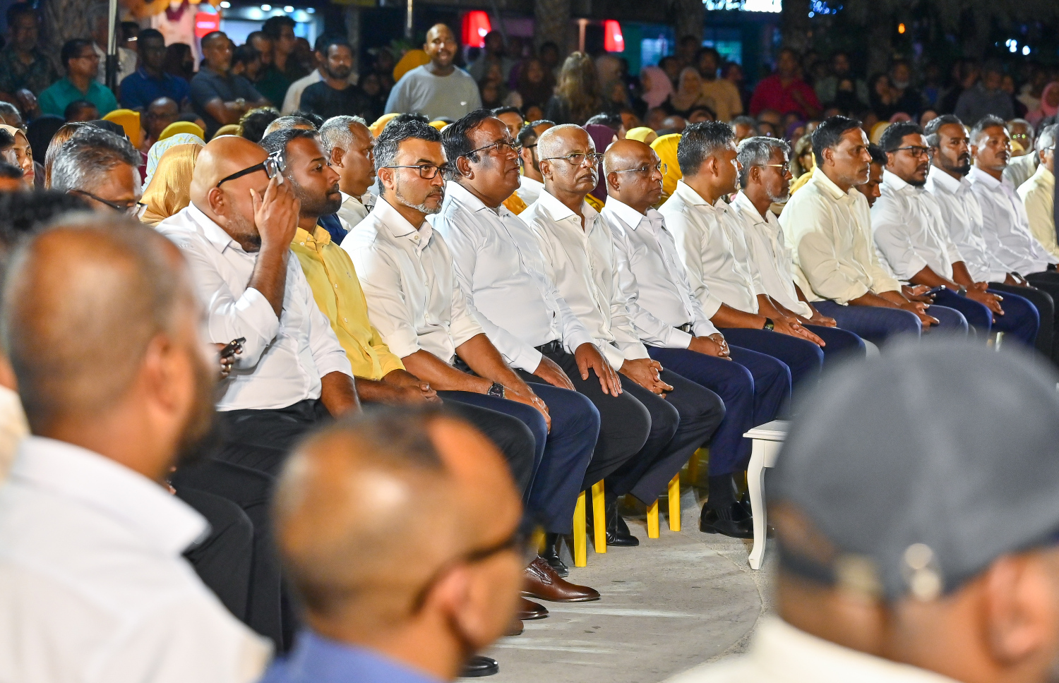 ރޭގެ ޖަލްސާގައި އެމްޑީޕީގެ މެމްބަރުން ބައިވެރިވަނީ-- ފޮޓޯ: ފަޔާޒު މޫސާ | މިހާރު
