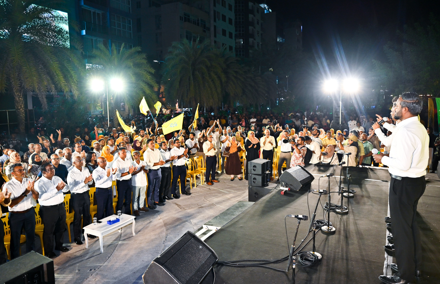 އެމްޑީޕީގެ ކާމިޔާބީ ފާޙަގަކުރަން ރޭ ބޭއްވި ޖަލްސާގެ ތެރެއިން.---ފޮޓޯ: ފަޔާޒު މޫސާ| މިހާރު