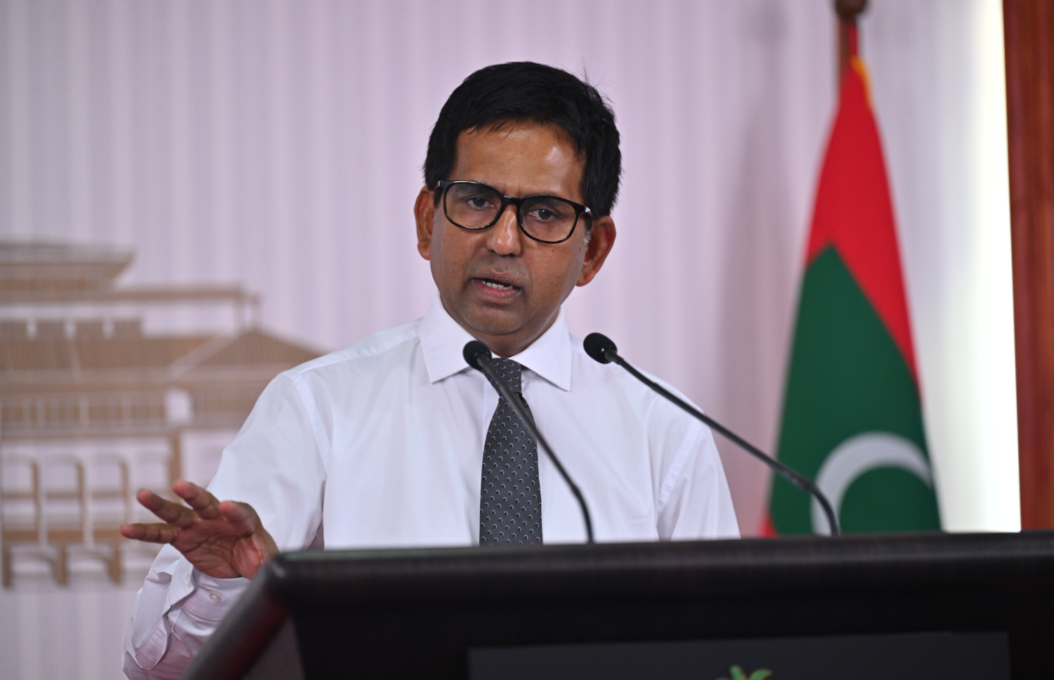 އިކޮނޮމިކް މިނިސްޓަރު މުހައްމަދު ސައީދު މީޑިއާބްރީފިންއެއްގައި ވާހަކަ ދައްކަވަނީ. -- ފޮޓޯ: ރައީސް އޮފީސް