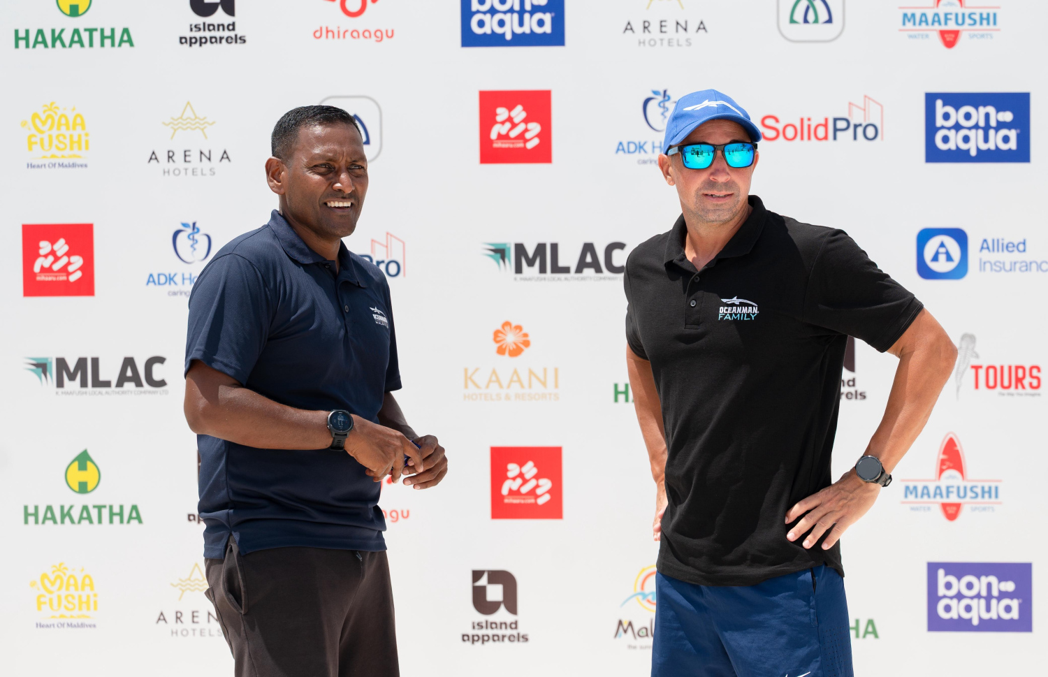 އޯޝަން މޭން ގްލޯބަލްގެ ރީޖަނަލް ޑައިރެކްޓަރު ހޯޒޭ (ކ) އާއި އޯޝަން މޭން މޯލްޑިވްސް އިންތިޒާމު ކުރާ ސްވިމް މޯލްޑިވްސްގެ ޑައިރެކްޓަރު ޝަމީމް: މިއީ އޯޝަން މޭންގެ އިވެންޓެއް ރާއްޖޭގައި ބާއްވާ ފުރަތަމަ ފަހަރު --- ފޮޓޯ: ފަޔާޒު މޫސާ | މިހާރު