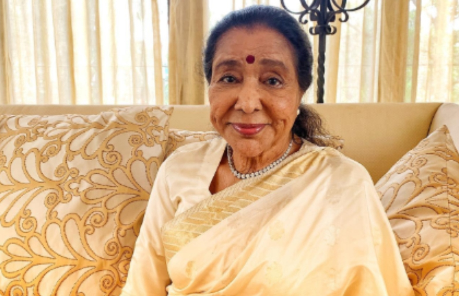 މަޝްހޫރު ލަވަކިޔުންތެރިޔާ އާޝާ ބޯސްލޭ މަރުވެއްޖެ