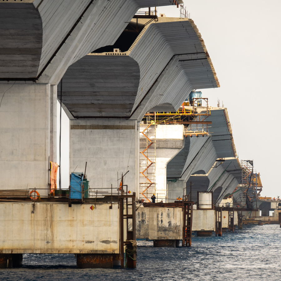 ތިލަމާލެ ބްރިޖުގެ މަސައްކަތް ކުރިއަށް ގެންދަނީ: އެ މަޝްރޫއުގެ 72 ޕަސެންޓް މިހާރު ވަނީ ނިމިފައި.-- ފޮޓޯ: ނިޝާން އަލީ | މިހާރު