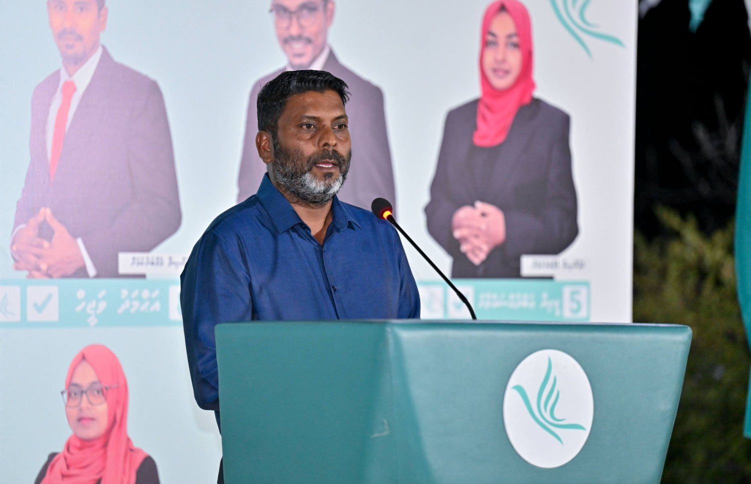 އއ. ތޮއްޑޫ، އުކުޅަސް އަދި ރަސްދޫގެ އިންތިހާބީ ކައުންސިލް އަދި އަންހެނުންގެ ތަރައްގީއަށް މަސައްކަތް ކުރާ ކޮމިޓީގެ މެންބަރުންގެ ކާމިޔާބީ ފާހަގަކުރުމަށް ޕީއެންސީން ބޭއްވި ޖަލްސާގައި ސްޕޯޓްސް މިނިސްޓަރު އަބްދުﷲ ރާފިއު ވާހަކަފުޅު ދައްކަވަނީ.-- ފޮޓޯ: ރައީސް އޮފީސް