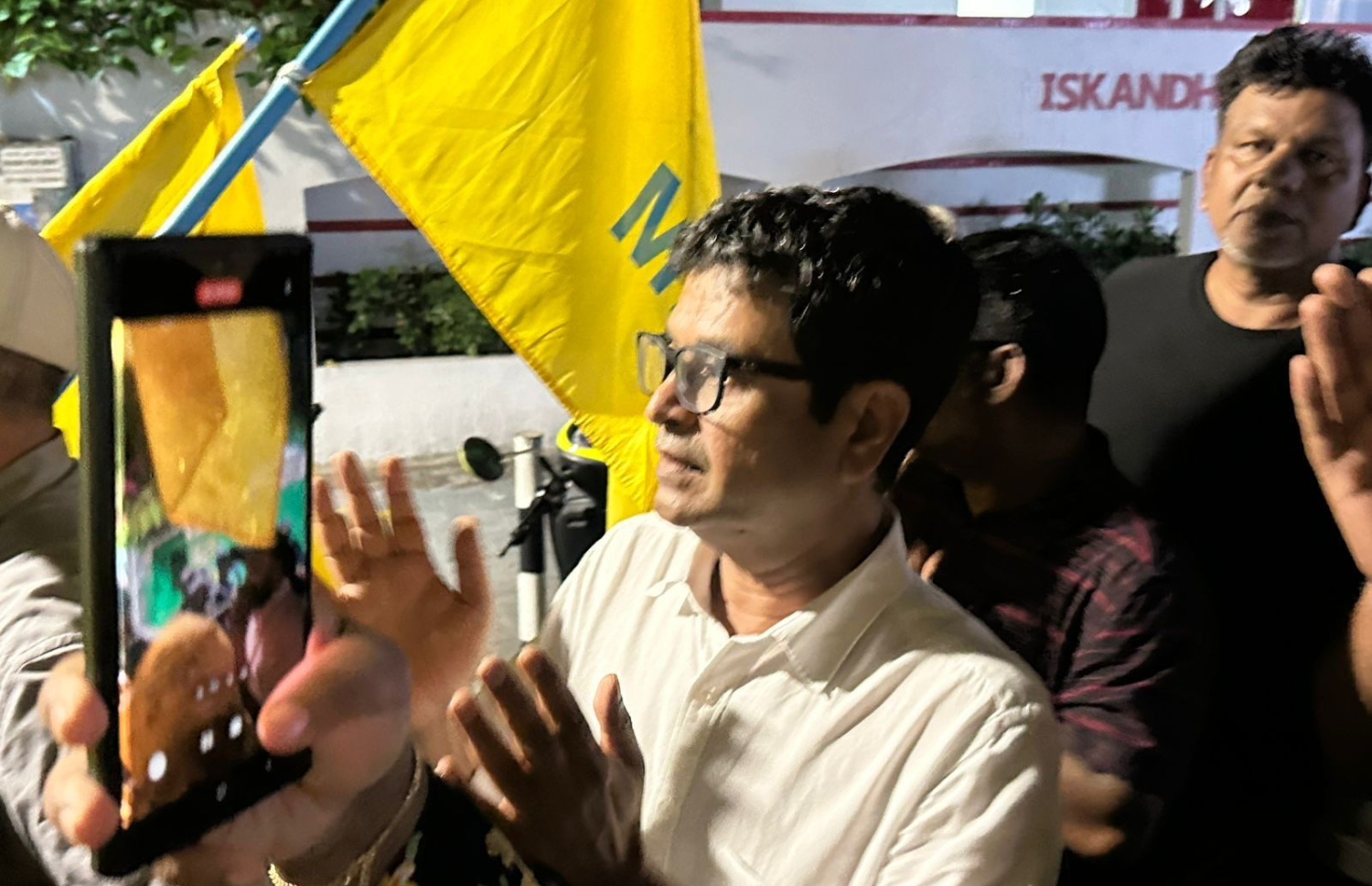 އެމްޑީޕީން ރޭ ބޭއްވި އެއްވުމުގައި ހޯރަފުށީ ދާއިރާގެ ކުރީގެ މަޖިލިސް މެމްބަރު އަހުމަދު ސަލީމް ބައިވެރިވަނީ-- ފޮޓޯ: އެމްޑީޕީ