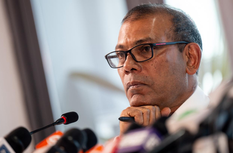 Khaarijee gulhunthakah nurakkaavaa gothah vaahaka nudhakkan, sarukaaruge nuseedhaa radhdhu Nasheed ah