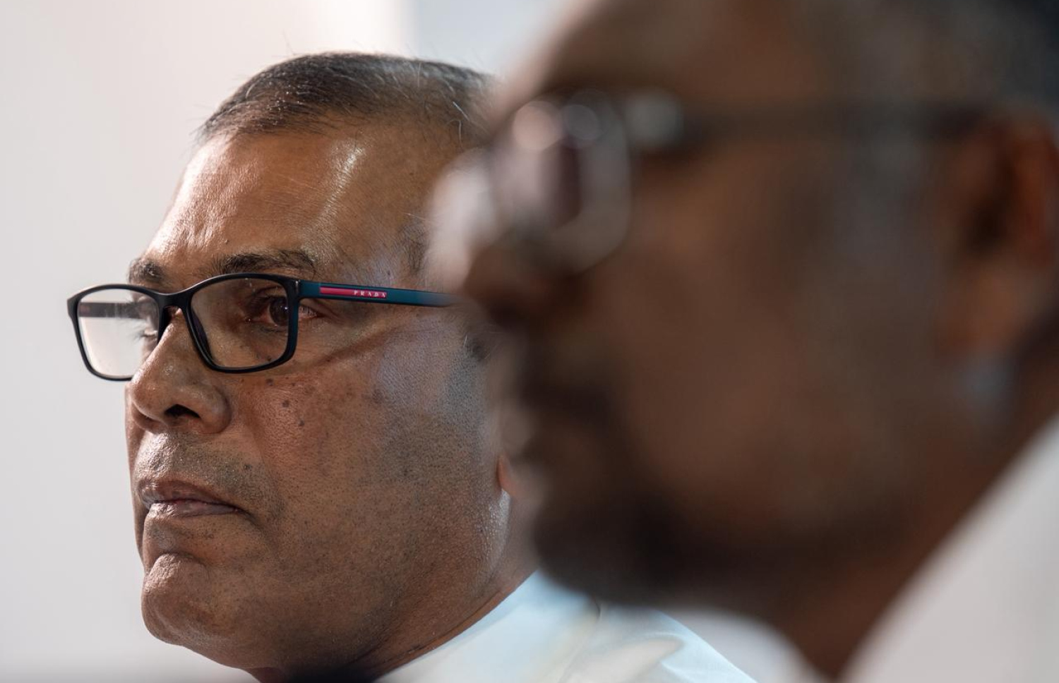 މިއަދުގެ މީޑިއާ ބްރީފިންގައި ނަޝީދު ނޫސްވެރިއެއްގެ ސުވާލު އަޑުއައްސަވަނީ.--- ފޮޓޯ: ނިޝާން އަލީ| މިހާރު