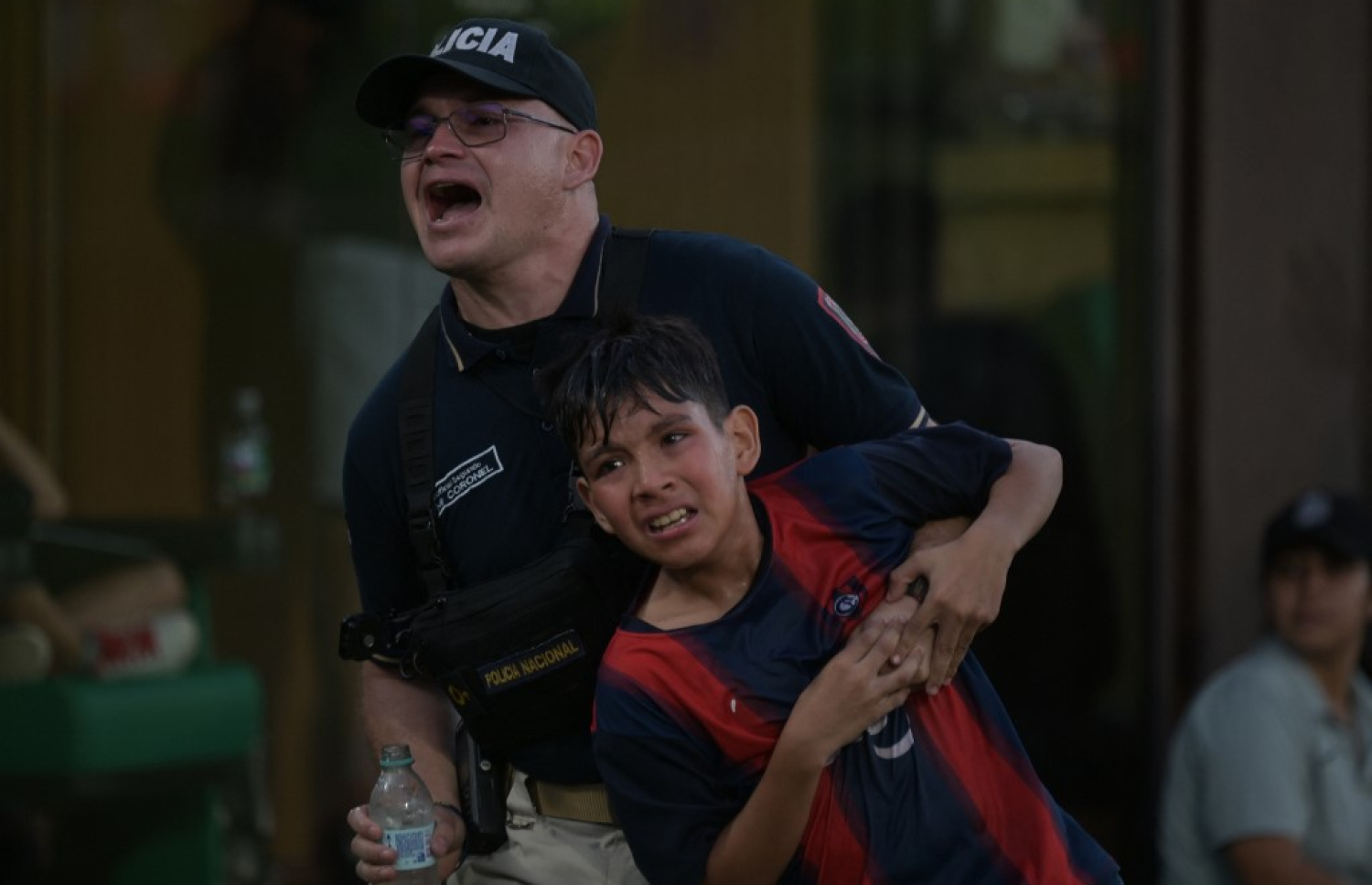 ހަމަނުޖެހުންތަކުގައި ސަޕޯޓަރަކަށް އަނިޔާއެއް ވި ކަން ހާމަކޮށްފައެއް ނުވޭ.-- ފޮޓޯ: އޭއެފްޕީ