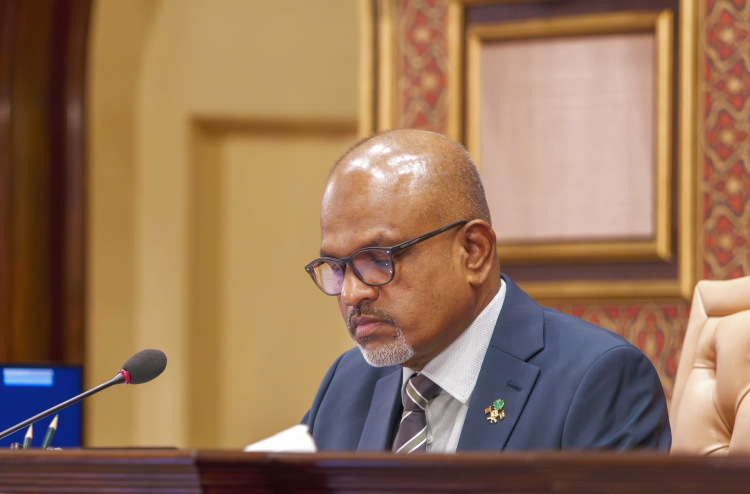 Majileehuge Naib Rasees ge magaamun Nazim vaki kuranee?