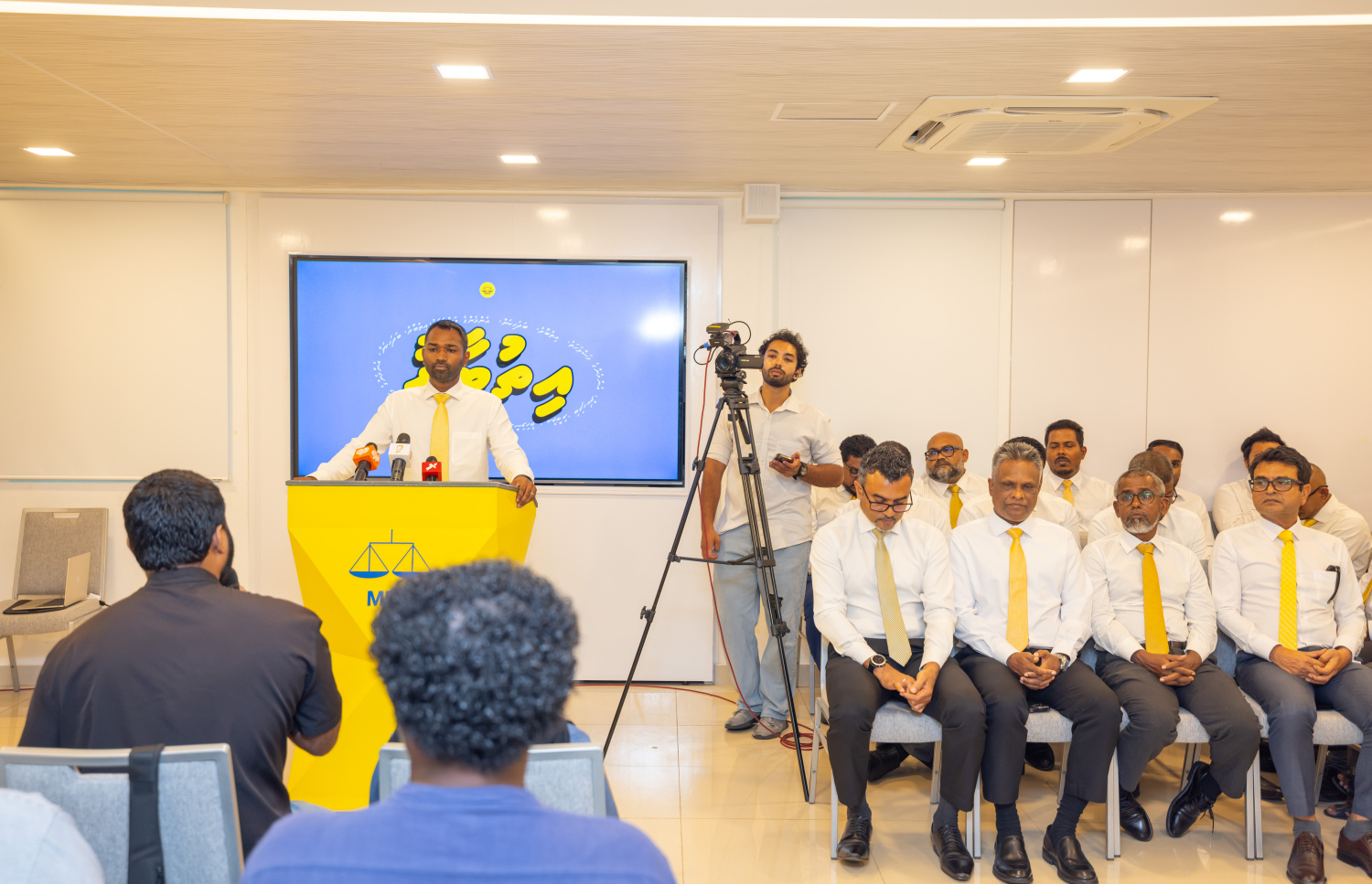 އެމްޑީޕީގެ ޗެއާޕާސަން ކަމަށް ވާދަކުރައްވާ މީކާއީލް މުހައްމަދުގެ ކެމްޕެއިން ފެށުން -- ފޮޓޯ: ސޮއްޓި / އިތުބާރު ޕްރެސް