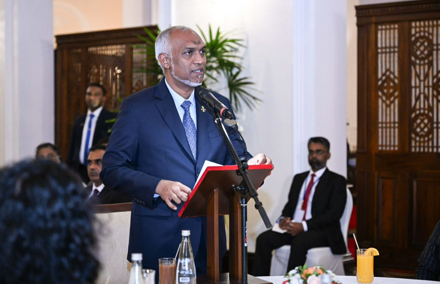 ލަންކާގެ ރައީސް، ރައީސް މުއިއްޒުގެ ޝަރަފުގައި ދެއްވި ރަސްމީ ޖާފަތުގެ ތެރެއިން --