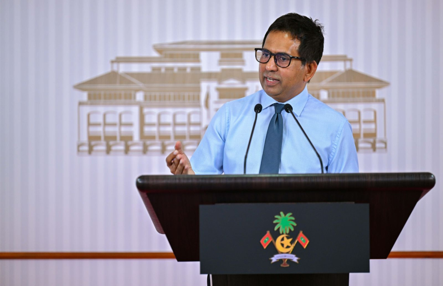 އިކޮނޮމިކް މިނިސްޓަރު މުހައްމަދު ސައީދު މިއަދު ބޭއްވި ނޫސްވެރިންގެ ބައްދަލުވުމުގައި ވާހަކަ ދައްކަވަނީ-- ފޮޓޯ: ރައީސް އޮފީސް